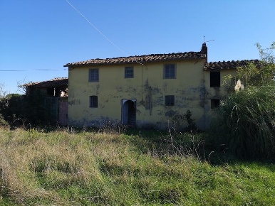 Foto Rustico a Santa Maria a Monte di 150 m² con 6 locali in vendita
