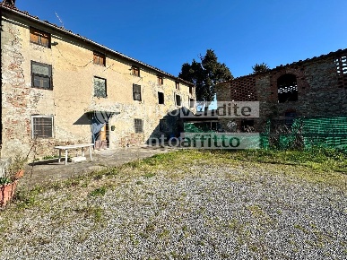 Foto Rustico a Capannori Segromigno - San Colombano di 1000 m² in vendita