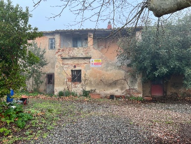 Foto Rustico a Calcinaia Case Bianche di 700 m² con 26 locali in vendita