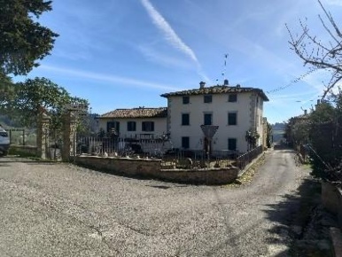 Foto Rustico a Barberino Tavarnelle Monsanto I di 650 m² con 20 locali