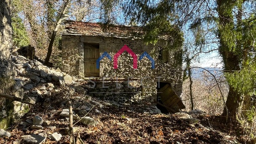 Foto Rustico a Fabbriche di Vergemoli di 47 m² con 2 locali in vendita