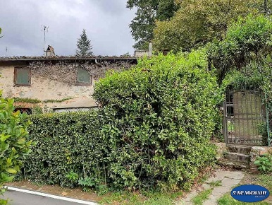 Foto Rustico a Camaiore Camaiore Paese di 200 m² con 6 locali in vendita