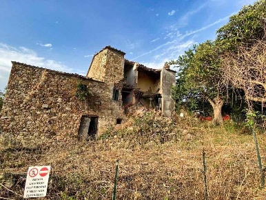 Foto Rustico a Roccastrada di 260 m² con 8 locali in vendita