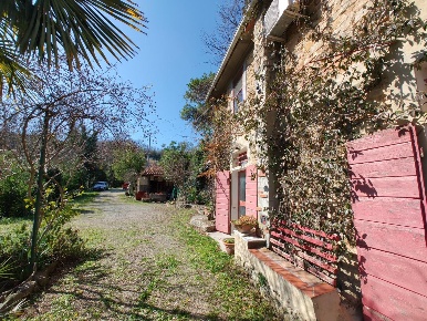 Foto Rustico a Chianni di 200 m² con 7 locali in vendita