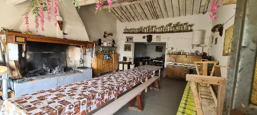 Foto Rustico a Calcinaia Fornacette di 350 m² con 6 locali in vendita
