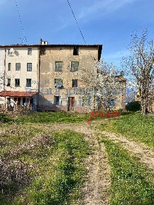 Foto Rustico a Porcari di 300 m² con 10 locali in vendita