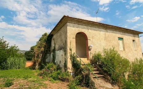 Foto Rustico a Vinci Centro di 410 m² con 12 locali in vendita