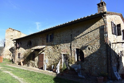 Foto Rustico a San Gimignano di 1400 m² con 30 locali in vendita