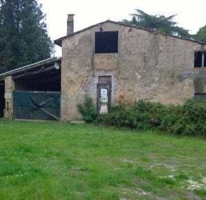 Foto Rustico a Empoli Stazione - Agenzia delle Entrate di 400 m² in vendita