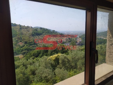 Foto Rustico a Serravalle Pistoiese Centro di 300 m² con 14 locali