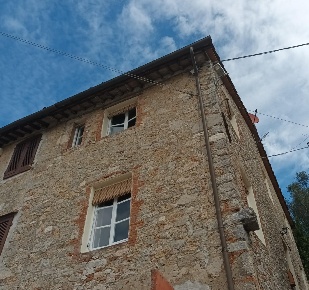 Foto Rustico a Pescaglia Loppeglia Fiano di 80 m² con 5 locali in vendita