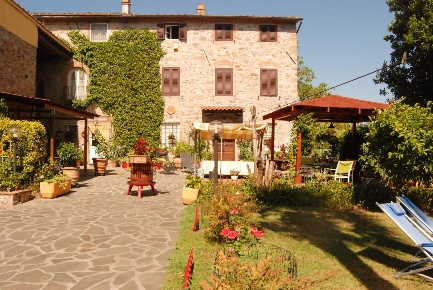 Foto Rustico a Capannori Massa Macinaia - San Leonardo di 500 m² in vendita