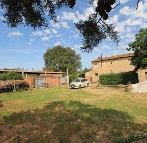 Foto Rustico a Empoli Pretura - Sanzio di 600 m² con 18 locali in vendita