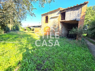 Foto Rustico a Castelfranco di Sotto Orentano di 400 m² con 2 locali