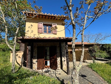 Foto Rustico a Chianni di 120 m² con 7 locali in vendita