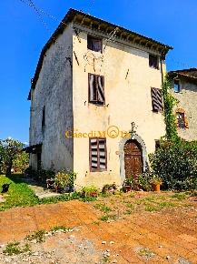 Foto Rustico a Capannori Centro di 180 m² con 6 locali in vendita