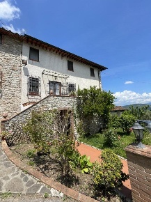 Foto Rustico a Lucca Chiatri - Piazzano di 300 m² con 6 locali in vendita
