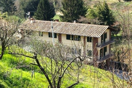 Foto Rustico a San Giuliano Terme di 800 m² con 20 locali in vendita
