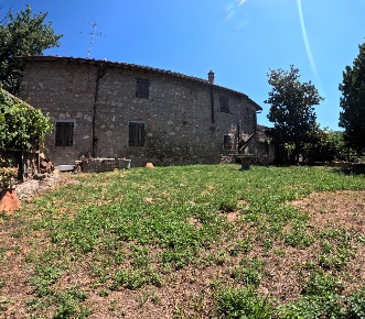 Foto Rustico a Casole d'Elsa di 340 m² con 15 locali in vendita