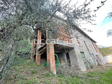 Foto Rustico a Lucca Mutigliano - Torre di 126 m² con 6 locali in vendita