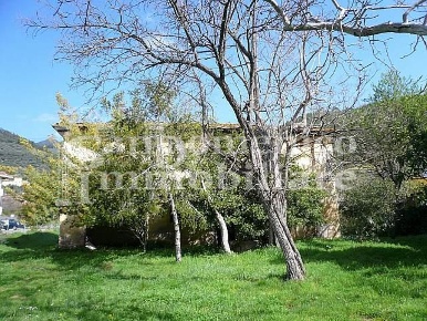 Foto Rustico a Calci Centro di 300 m² con 12 locali in vendita