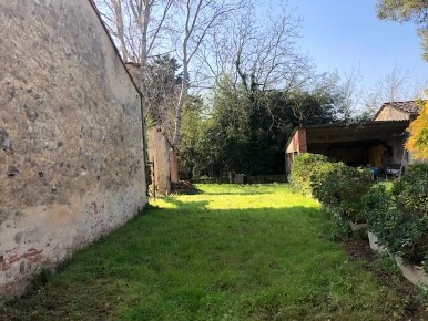 Foto Rustico a San Giuliano Terme Colignola, Campo di 600 m² con 15 locali