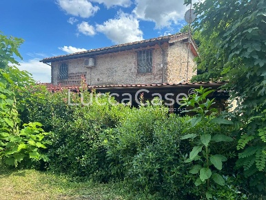 Foto Rustico a Capannori Colle di Compito - Castelvecchio di 170 m²