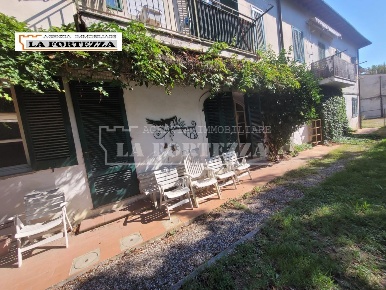 Foto Rustico a San Giuliano Terme Colignola, Campo di 165 m² con 6 locali