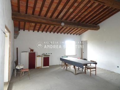 Foto Rustico a Crespina Lorenzana Lavoria di 300 m² con 5 locali in vendita