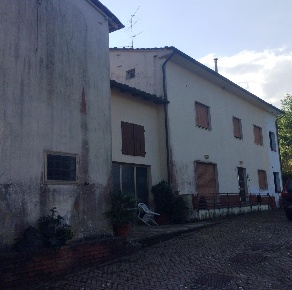 Foto Rustico a Capannori Verciano - Guamo di 400 m² con 14 locali