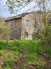 Foto Rustico a Berceto di 540 m² con 10 locali in vendita