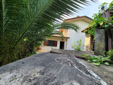 Foto Rustico a Pietrasanta di 62 m² con 3 locali in vendita