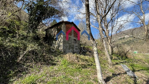 Foto Rustico a Fabbriche di Vergemoli di 35 m² con 2 locali in vendita