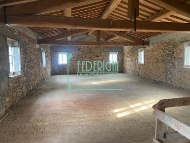 Foto Rustico a Lucca Massa Pisana - Vicopelago di 250 m² con 7 locali