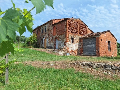 Foto Rustico a Montecarlo Centro di 340 m² con 10 locali in vendita