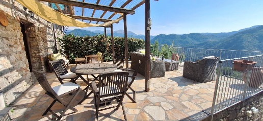 Foto Rustico a Borgo a Mozzano di 140 m² con 4 locali in vendita