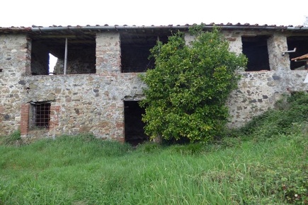 Foto Rustico a Lucca Pieve Santo Stefano di 350 m² con 10 locali in vendita