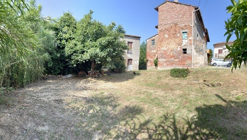 Foto Rustico a Palaia di 120 m² con 5 locali in vendita