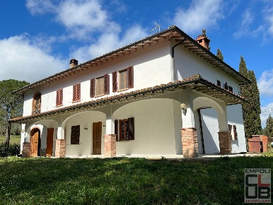 Foto Rustico a Cerreto Guidi di 420 m² con 12 locali in vendita