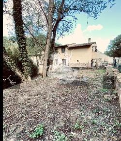 Foto Rustico a Vicopisano Centro di 120 m² con 5 locali in vendita