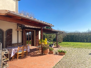 Foto Rustico a Cascina Titignano - Visignano di 395 m² con 10 locali