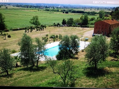 Foto Rustico a Castelfranco di Sotto di 350 m² con 8 locali in vendita