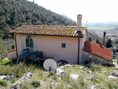 Foto Rustico a San Giuliano Terme San Giuliano Terme Paese di 130 m²