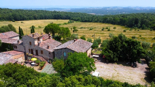 Foto Rustico a Siena Agostoli - Montalbuccio di 180 m² con 6 locali