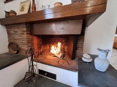 Foto Rustico a Crespina Lorenzana Cenaia di 300 m² con 8 locali in vendita