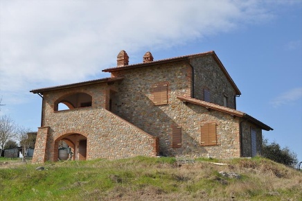 Foto Rustico a Castiglione del Lago di 200 m² con 7 locali in vendita