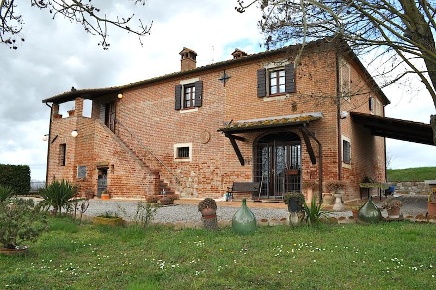 Foto Rustico a Castiglione del Lago di 260 m² con 13 locali in vendita