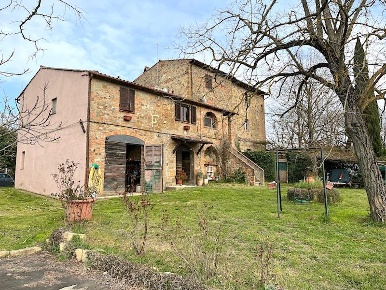 Foto Rustico a Città della Pieve di 230 m² con 10 locali in vendita