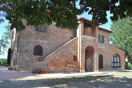 Foto Rustico a Chiusi di 370 m² con 15 locali in vendita