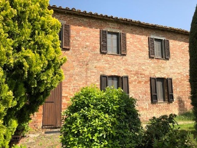 Foto Rustico a Castiglione del Lago di 294 m² con 14 locali in vendita